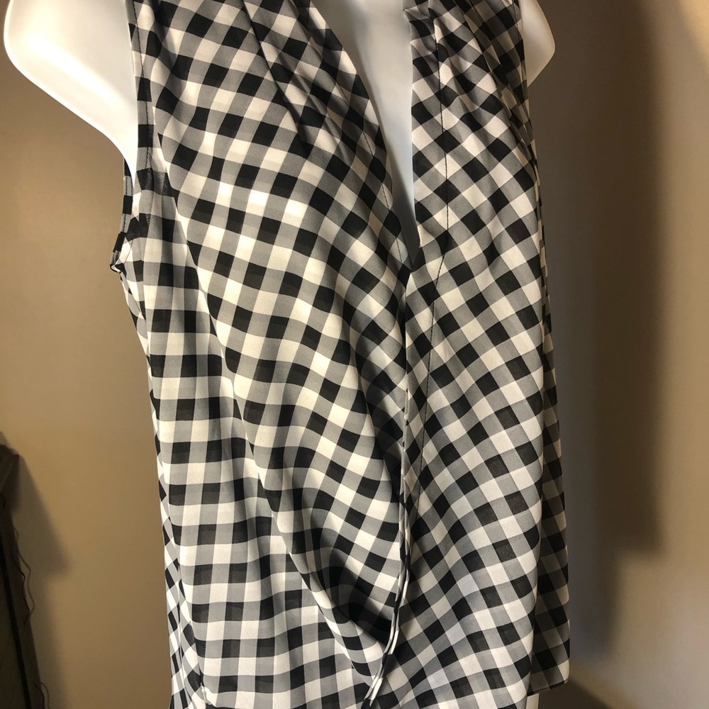 New York & Company Black / White blouse Size XS